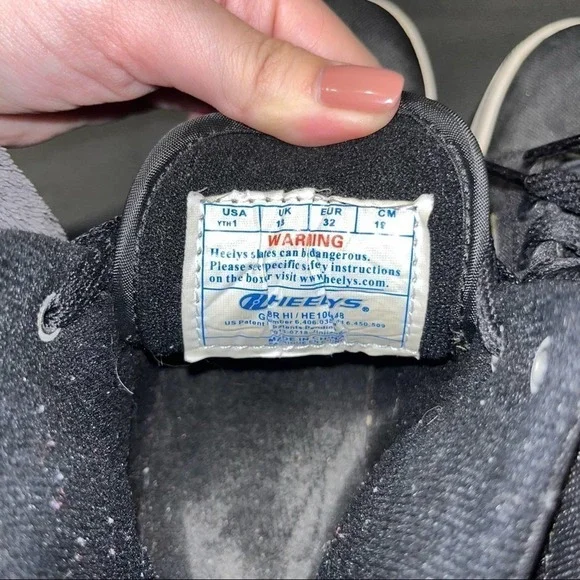 Heelys Black Sneaker Shoes Size 1Y - Picture 7 of 9